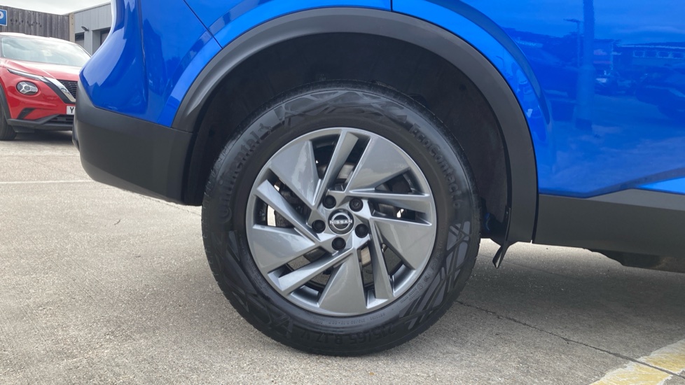 Nissan Qashqai 1.3 DiG-T MH 158 Acenta Premium 5dr Xtronic Petrol Hatchback - Image 7