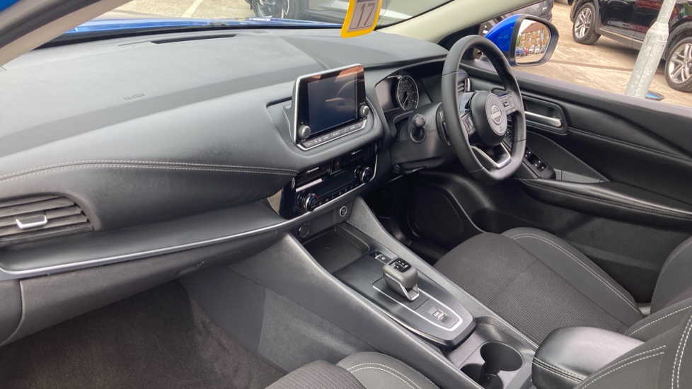 Nissan Qashqai 1.3 DiG-T MH 158 Acenta Premium 5dr Xtronic Petrol Hatchback - Image 9