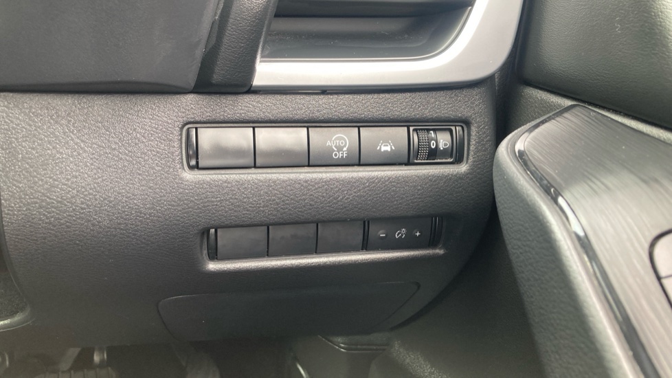 Nissan Qashqai 1.3 DiG-T MH 158 Acenta Premium 5dr Xtronic Petrol Hatchback - Image 24