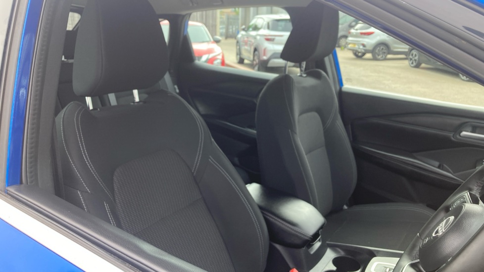 Nissan Qashqai 1.3 DiG-T MH 158 Acenta Premium 5dr Xtronic Petrol Hatchback - Image 31