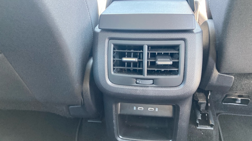 SEAT Ateca 1.5 TSI EVO SE Technology 5dr DSG Petrol Estate - Image 34