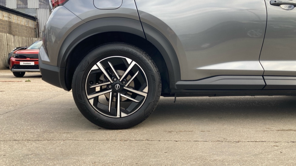 Nissan Juke 1.6 Hybrid N-Connecta 5dr Auto Hybrid Hatchback - Image 7