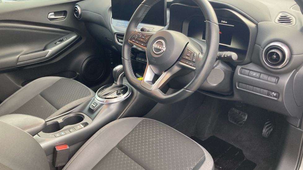 Nissan Juke 1.6 Hybrid N-Connecta 5dr Auto Hybrid Hatchback - Image 11
