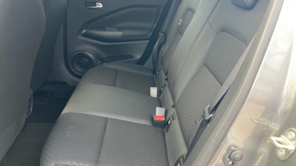 Nissan Juke 1.6 Hybrid N-Connecta 5dr Auto Hybrid Hatchback - Image 16