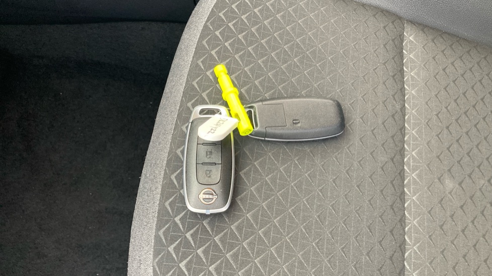 Nissan Juke 1.6 Hybrid N-Connecta 5dr Auto Hybrid Hatchback - Image 20