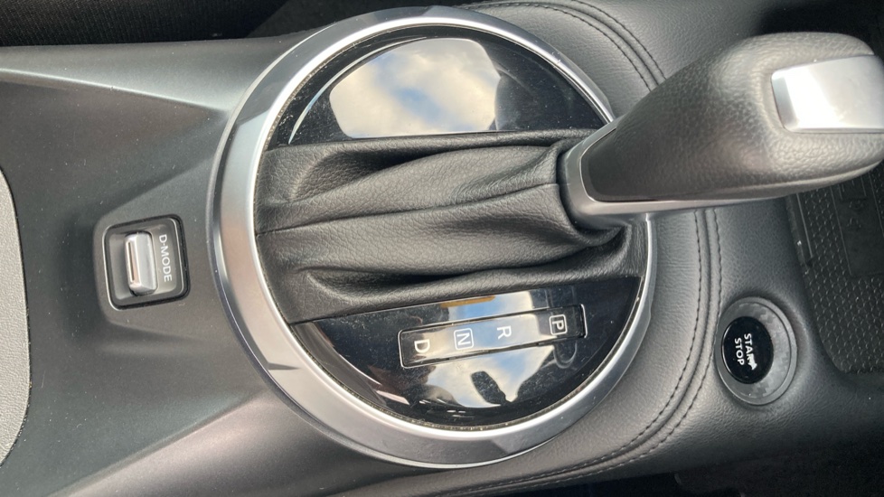 Nissan Juke 1.6 Hybrid N-Connecta 5dr Auto Hybrid Hatchback - Image 26