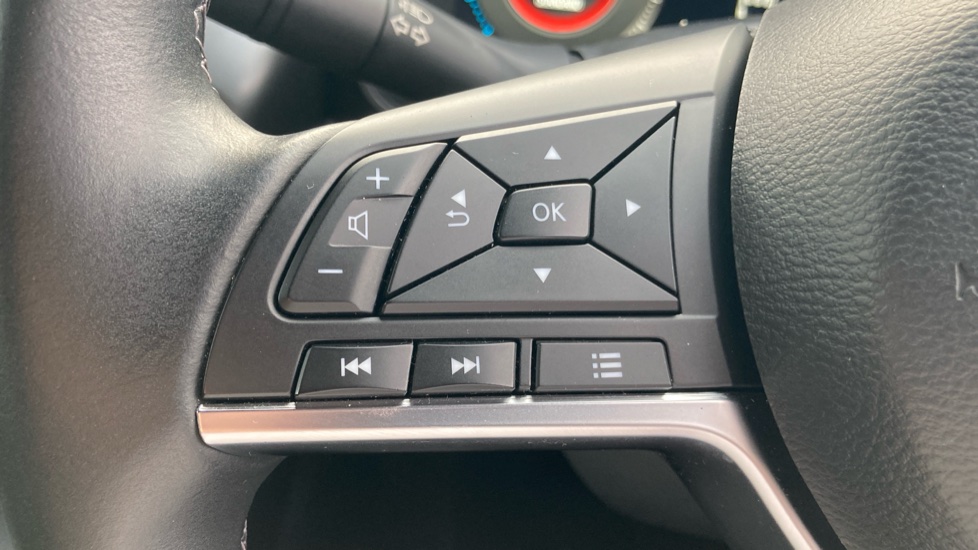 Nissan Juke 1.6 Hybrid N-Connecta 5dr Auto Hybrid Hatchback - Image 28