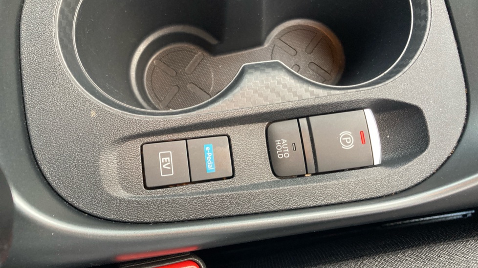Nissan Juke 1.6 Hybrid N-Connecta 5dr Auto Hybrid Hatchback - Image 32
