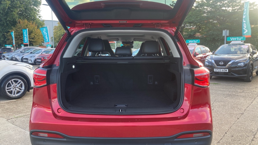 MG HS 1.5 T-GDI Exclusive 5dr DCT Petrol Hatchback - Image 4