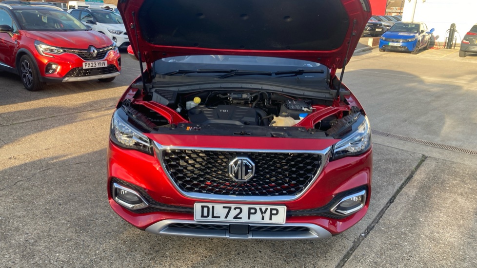 MG HS 1.5 T-GDI Exclusive 5dr DCT Petrol Hatchback - Image 8
