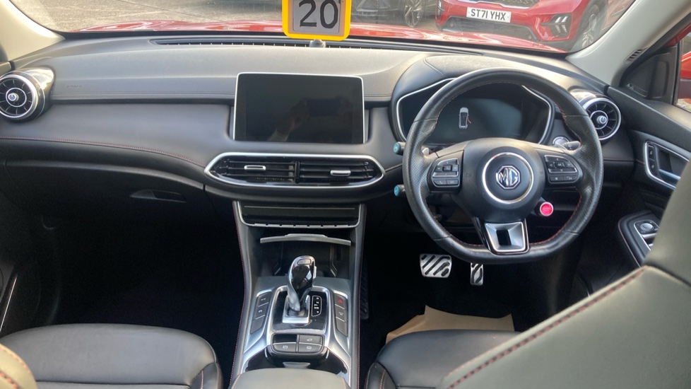 MG HS 1.5 T-GDI Exclusive 5dr DCT Petrol Hatchback - Image 10