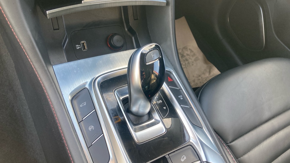 MG HS 1.5 T-GDI Exclusive 5dr DCT Petrol Hatchback - Image 13