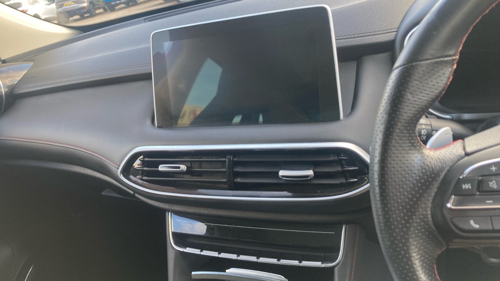 MG HS 1.5 T-GDI Exclusive 5dr DCT Petrol Hatchback - Image 14