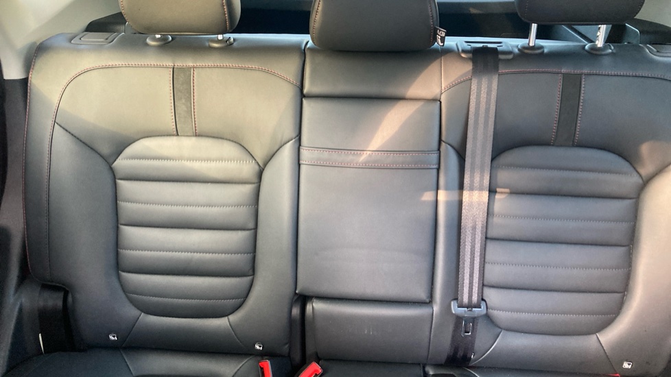 MG HS 1.5 T-GDI Exclusive 5dr DCT Petrol Hatchback - Image 15