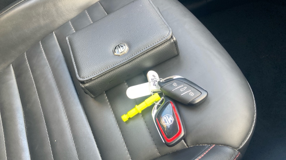 MG HS 1.5 T-GDI Exclusive 5dr DCT Petrol Hatchback - Image 19