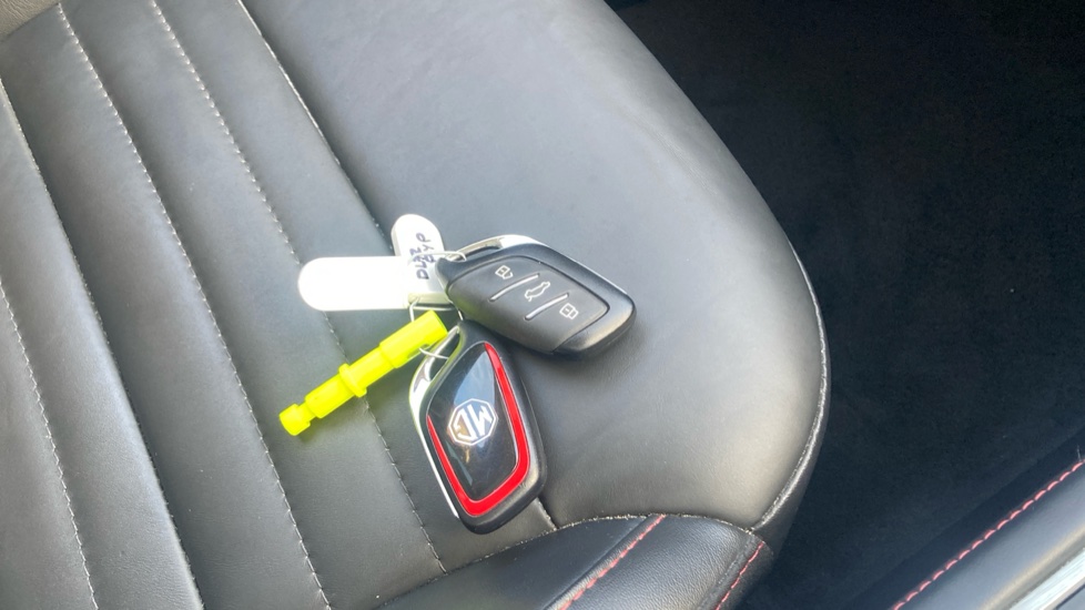 MG HS 1.5 T-GDI Exclusive 5dr DCT Petrol Hatchback - Image 20