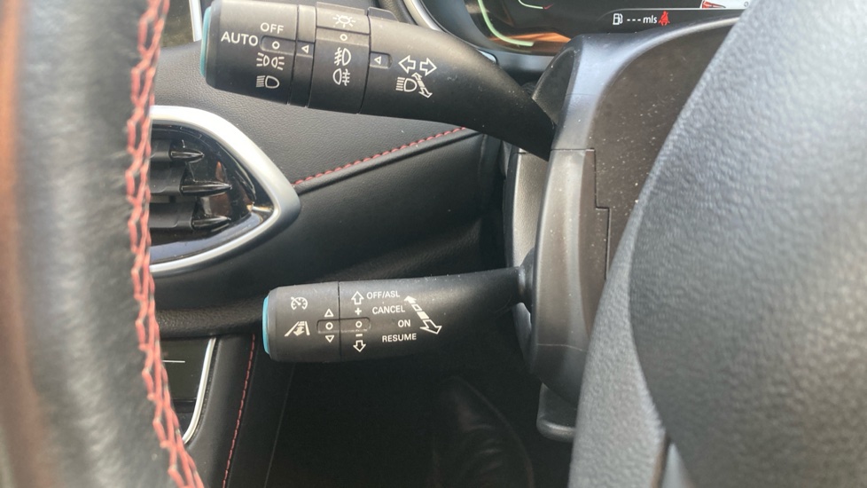 MG HS 1.5 T-GDI Exclusive 5dr DCT Petrol Hatchback - Image 31