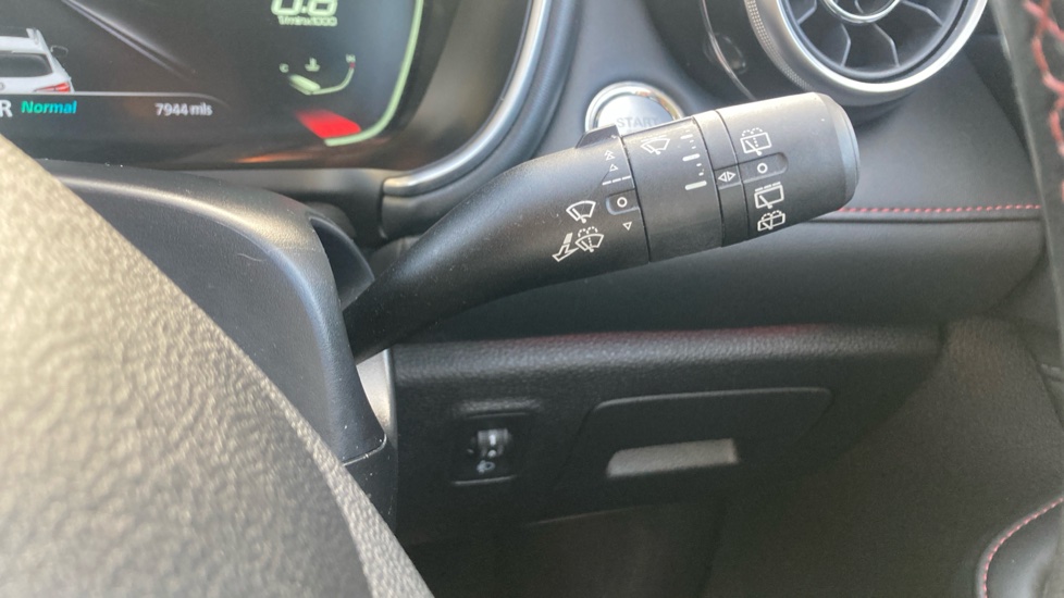 MG HS 1.5 T-GDI Exclusive 5dr DCT Petrol Hatchback - Image 32