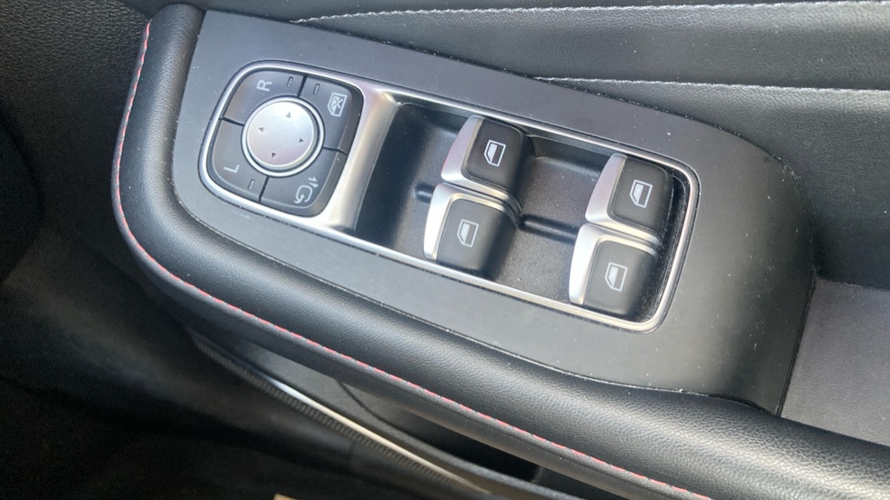 MG HS 1.5 T-GDI Exclusive 5dr DCT Petrol Hatchback - Image 35