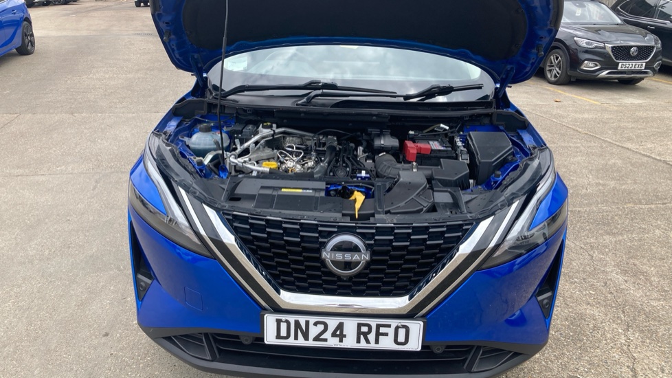 Nissan Qashqai 1.3 DiG-T MH 158 N-Connecta 5dr Xtronic Petrol Hatchback - Image 8