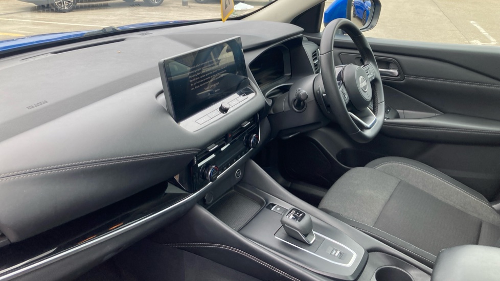 Nissan Qashqai 1.3 DiG-T MH 158 N-Connecta 5dr Xtronic Petrol Hatchback - Image 9