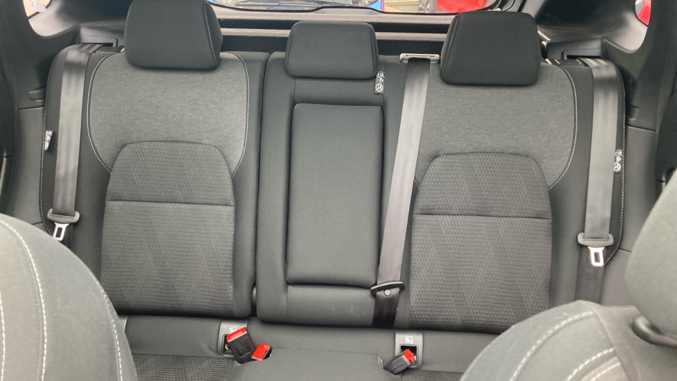 Nissan Qashqai 1.3 DiG-T MH 158 N-Connecta 5dr Xtronic Petrol Hatchback - Image 15