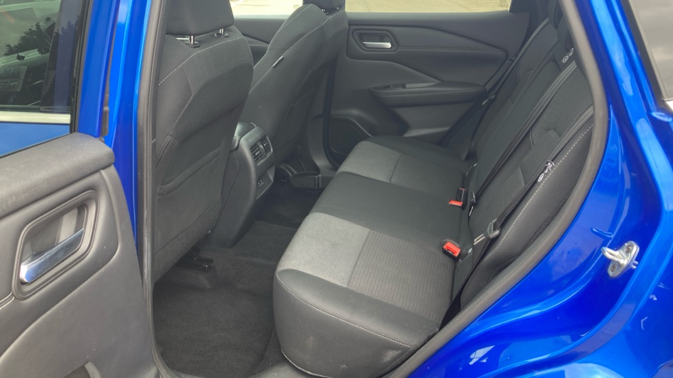 Nissan Qashqai 1.3 DiG-T MH 158 N-Connecta 5dr Xtronic Petrol Hatchback - Image 16