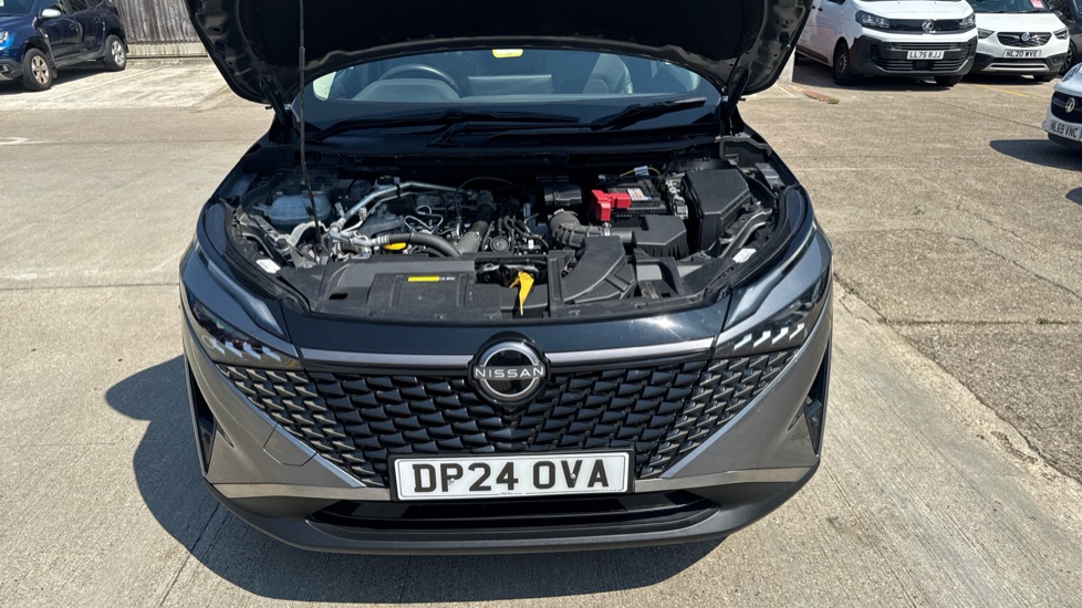 Nissan Qashqai 1.3 DiG-T MH 158 N-Connecta 5dr Xtronic Petrol Hatchback - Image 8