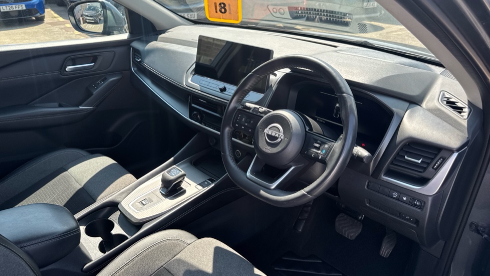 Nissan Qashqai 1.3 DiG-T MH 158 N-Connecta 5dr Xtronic Petrol Hatchback - Image 11