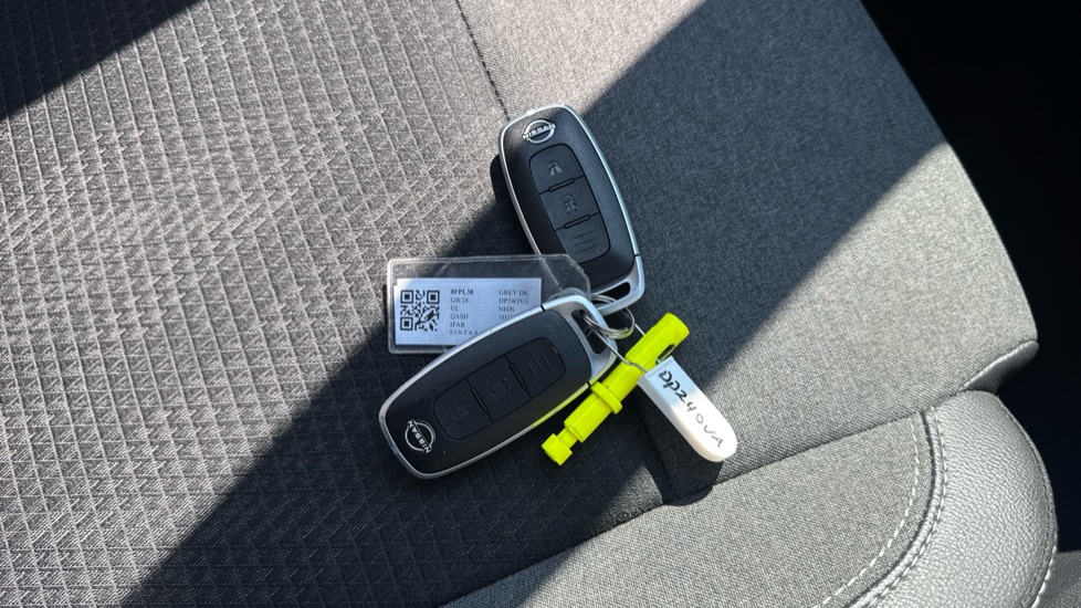 Nissan Qashqai 1.3 DiG-T MH 158 N-Connecta 5dr Xtronic Petrol Hatchback - Image 20