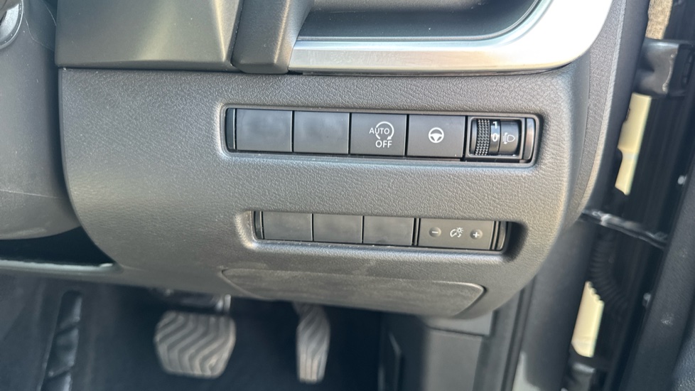 Nissan Qashqai 1.3 DiG-T MH 158 N-Connecta 5dr Xtronic Petrol Hatchback - Image 27