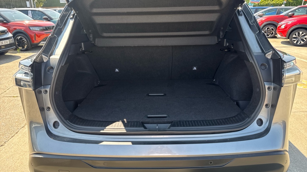 Nissan Qashqai 1.3 DiG-T MH 158 N-Connecta 5dr Xtronic Petrol Hatchback - Image 36