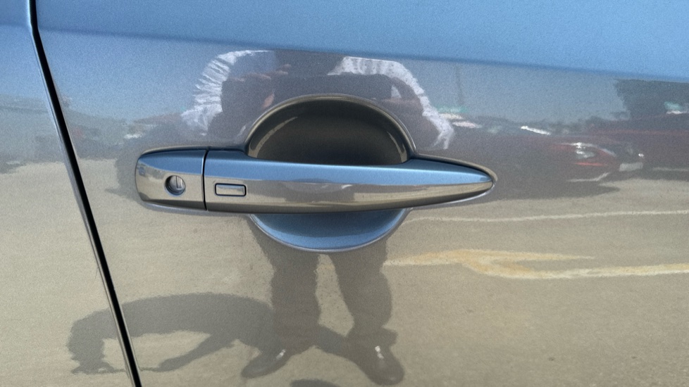 Nissan Qashqai 1.3 DiG-T MH 158 N-Connecta 5dr Xtronic Petrol Hatchback - Image 40