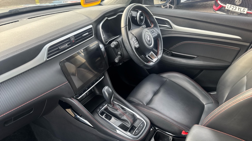 MG ZS 1.0T GDi Exclusive 5dr DCT Petrol Hatchback - Image 9