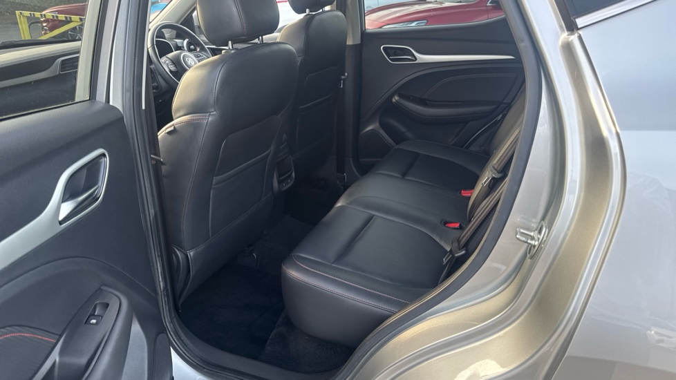 MG ZS 1.0T GDi Exclusive 5dr DCT Petrol Hatchback - Image 16