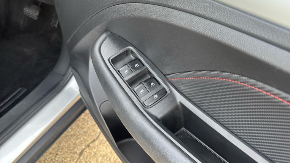 MG ZS 1.0T GDi Exclusive 5dr DCT Petrol Hatchback - Image 29