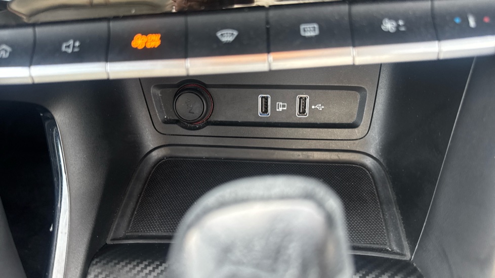 MG ZS 1.0T GDi Exclusive 5dr DCT Petrol Hatchback - Image 38