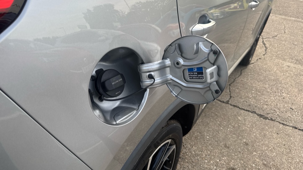 MG ZS 1.0T GDi Exclusive 5dr DCT Petrol Hatchback - Image 50