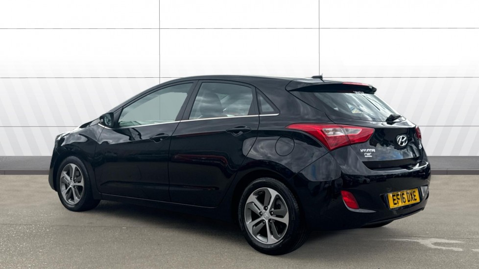 Hyundai i30 1.6 SE Nav 5dr Auto Petrol Hatchback - Image 2