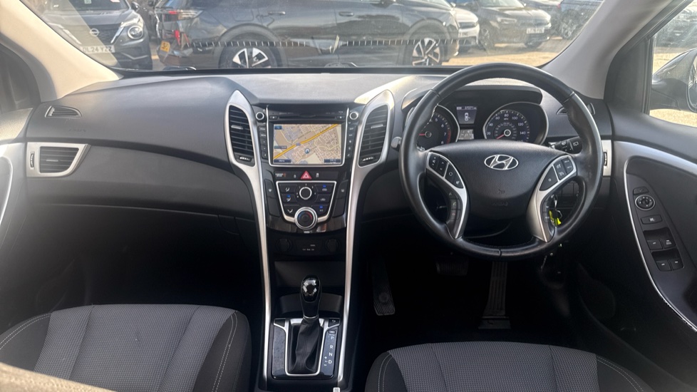 Hyundai i30 1.6 SE Nav 5dr Auto Petrol Hatchback - Image 10