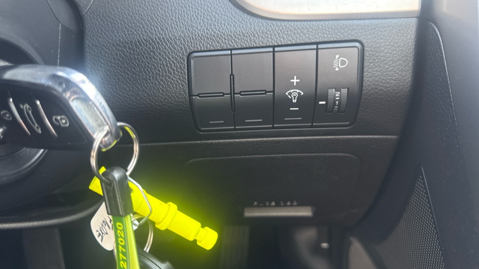 Hyundai i30 1.6 SE Nav 5dr Auto Petrol Hatchback - Image 27