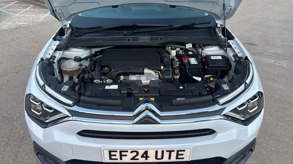Citroen C4 1.2 PureTech [130] Plus 5dr Petrol Hatchback - Image 8