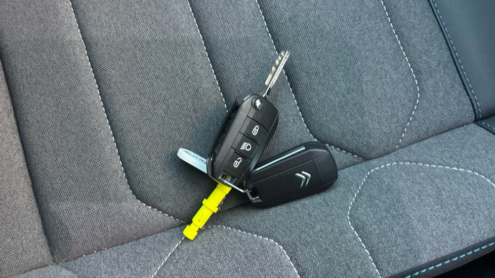 Citroen C4 1.2 PureTech [130] Plus 5dr Petrol Hatchback - Image 19