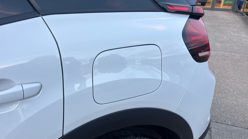 Citroen C4 1.2 PureTech [130] Plus 5dr Petrol Hatchback - Image 48