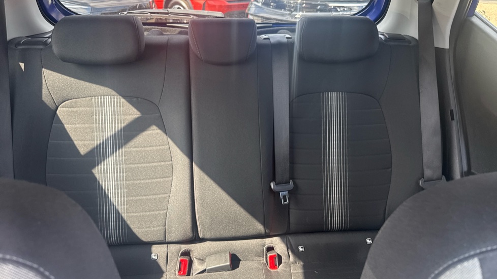 Hyundai i10 1.0 MPi Premium 5dr Petrol Hatchback - Image 15
