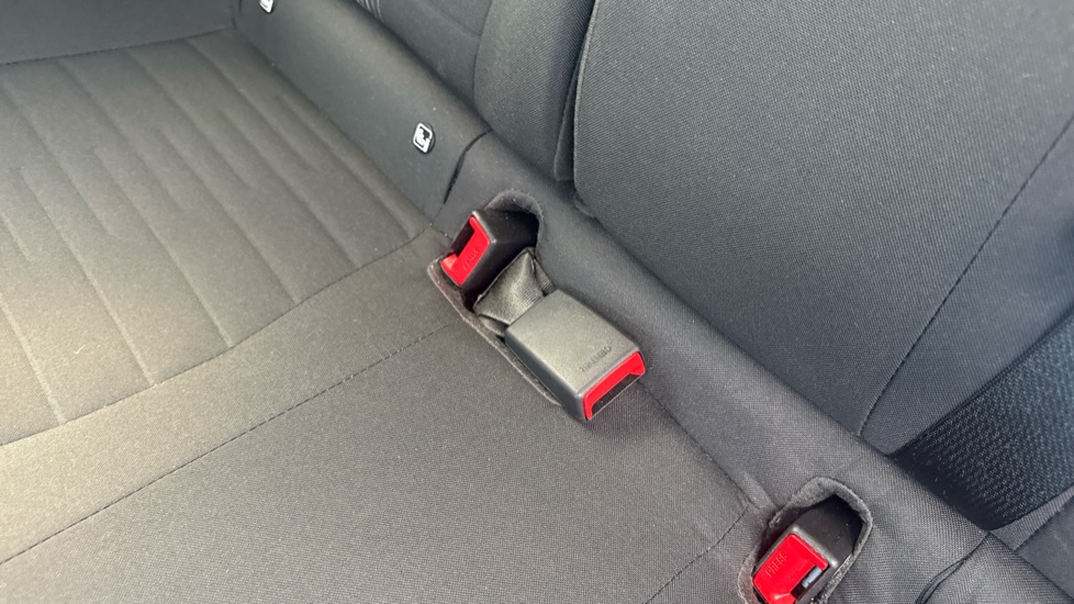 Hyundai i10 1.0 MPi Premium 5dr Petrol Hatchback - Image 17