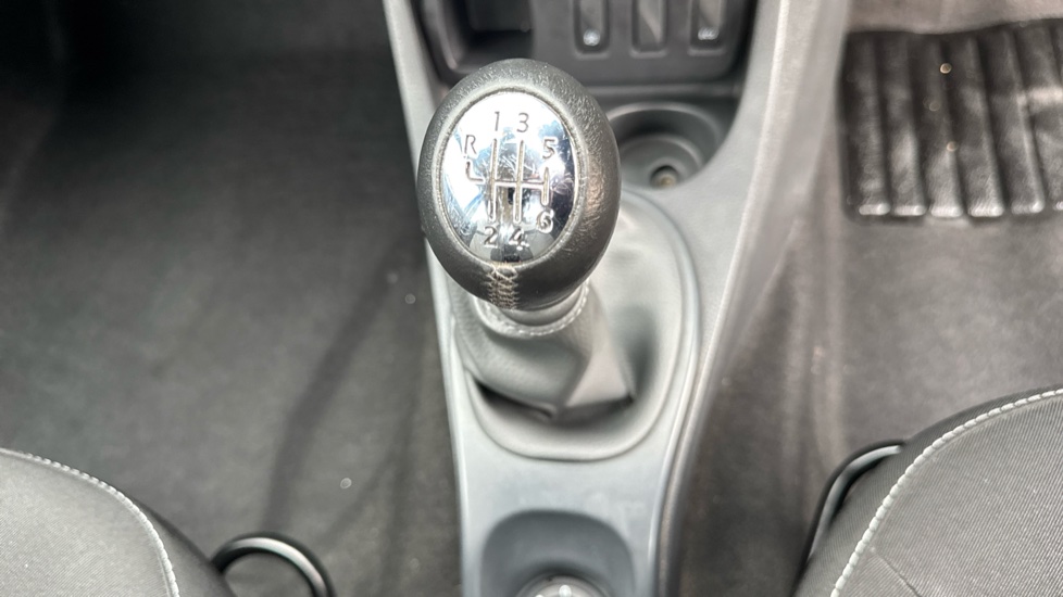 Dacia Duster 1.5 dCi 110 Laureate 5dr Diesel Estate - Image 25