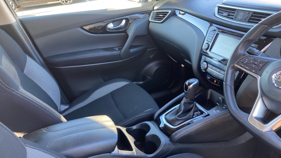 Nissan Qashqai 1.3 DiG-T 160 [157] Acenta Premium 5dr DCT Petrol Hatchback - Image 14