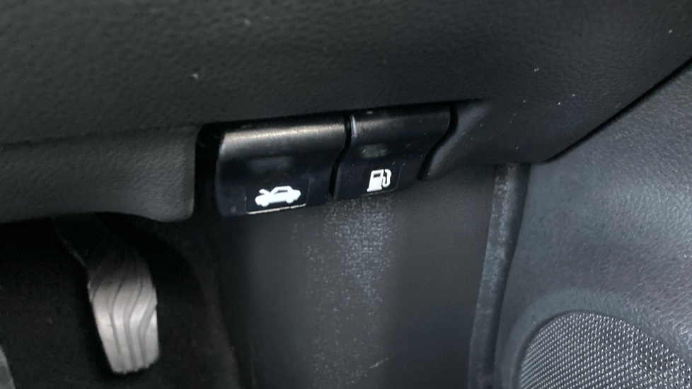 Nissan Qashqai 1.3 DiG-T 160 [157] Acenta Premium 5dr DCT Petrol Hatchback - Image 46
