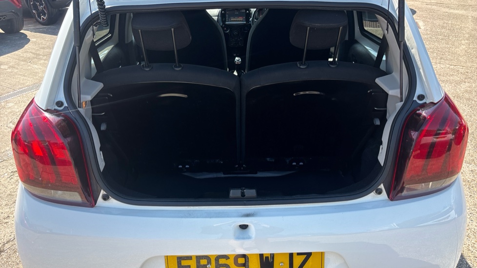 Peugeot 108 1.0 72 Allure 5dr Petrol Hatchback - Image 4